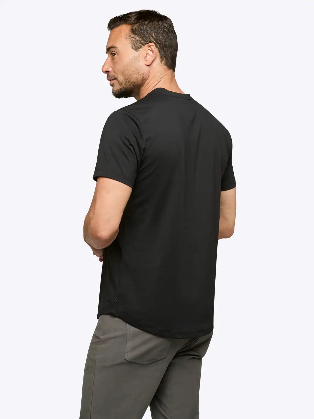 AO V-Neck Curve-Hem Tee | White Signature-fit PYCA Pro®