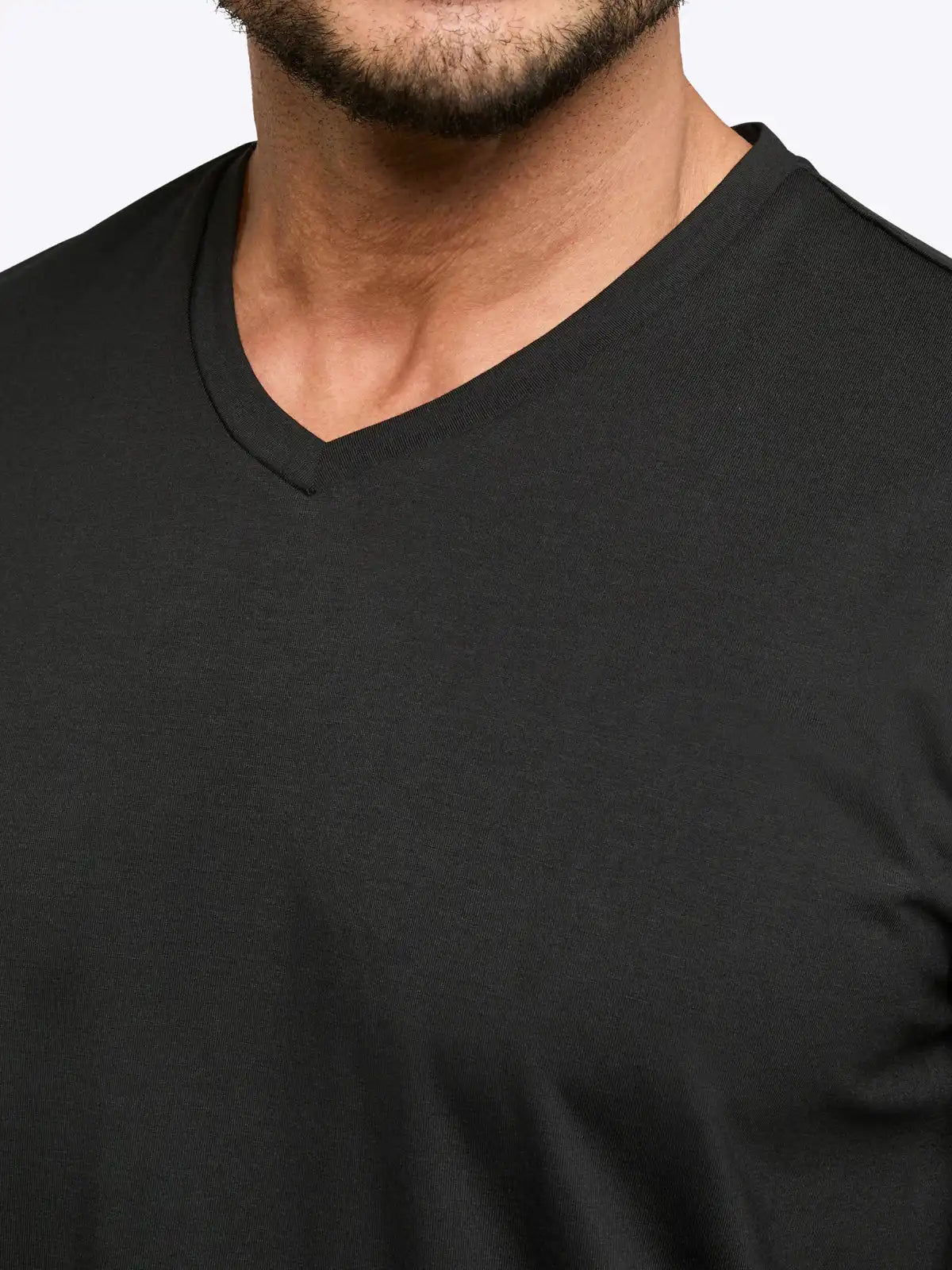 AO V-Neck Curve-Hem Tee | White Signature-fit PYCA Pro®