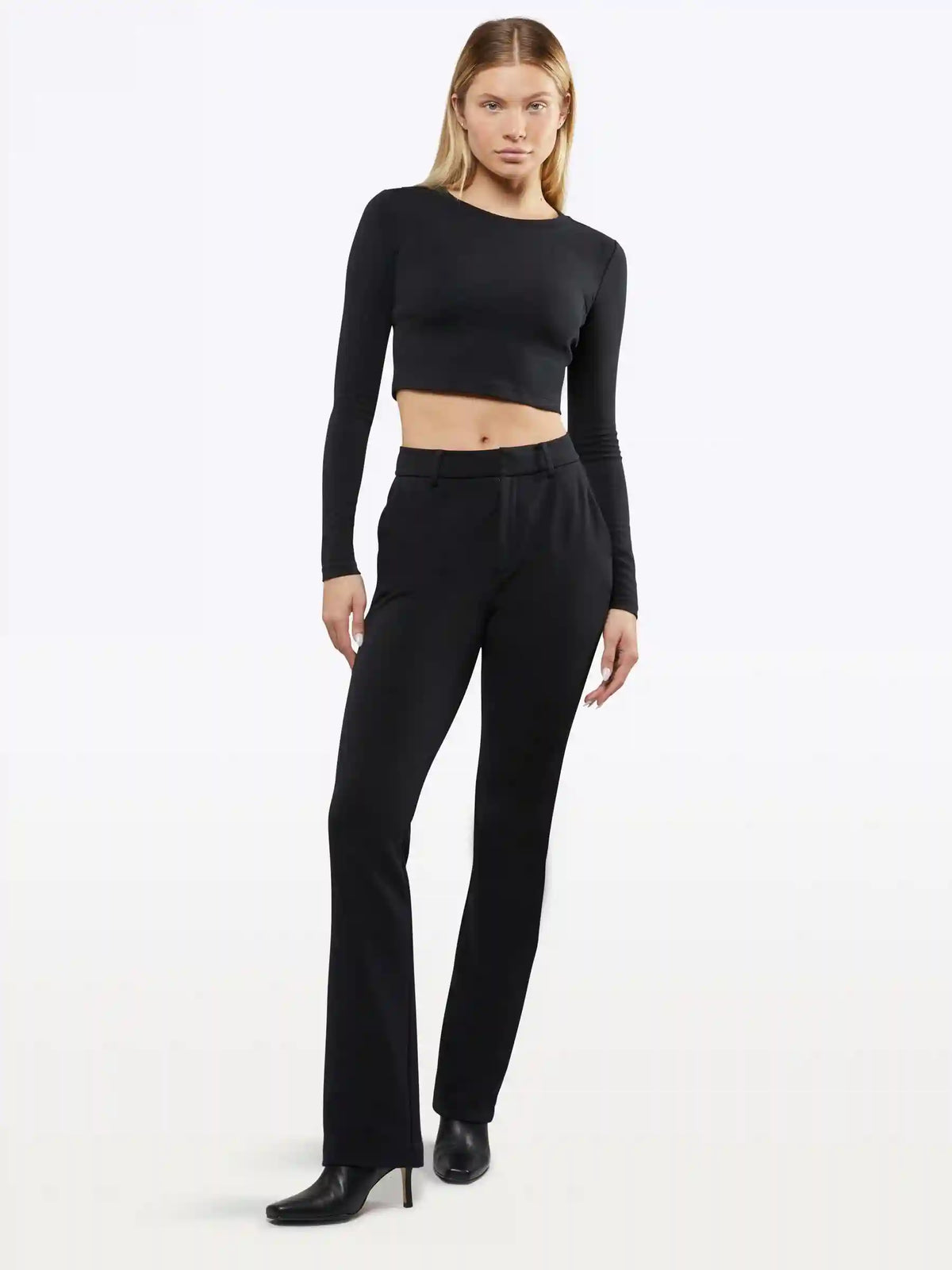 Long Sleeve Tomboy Tee Cropped | White Slim-fit Tomboy-Cotton™