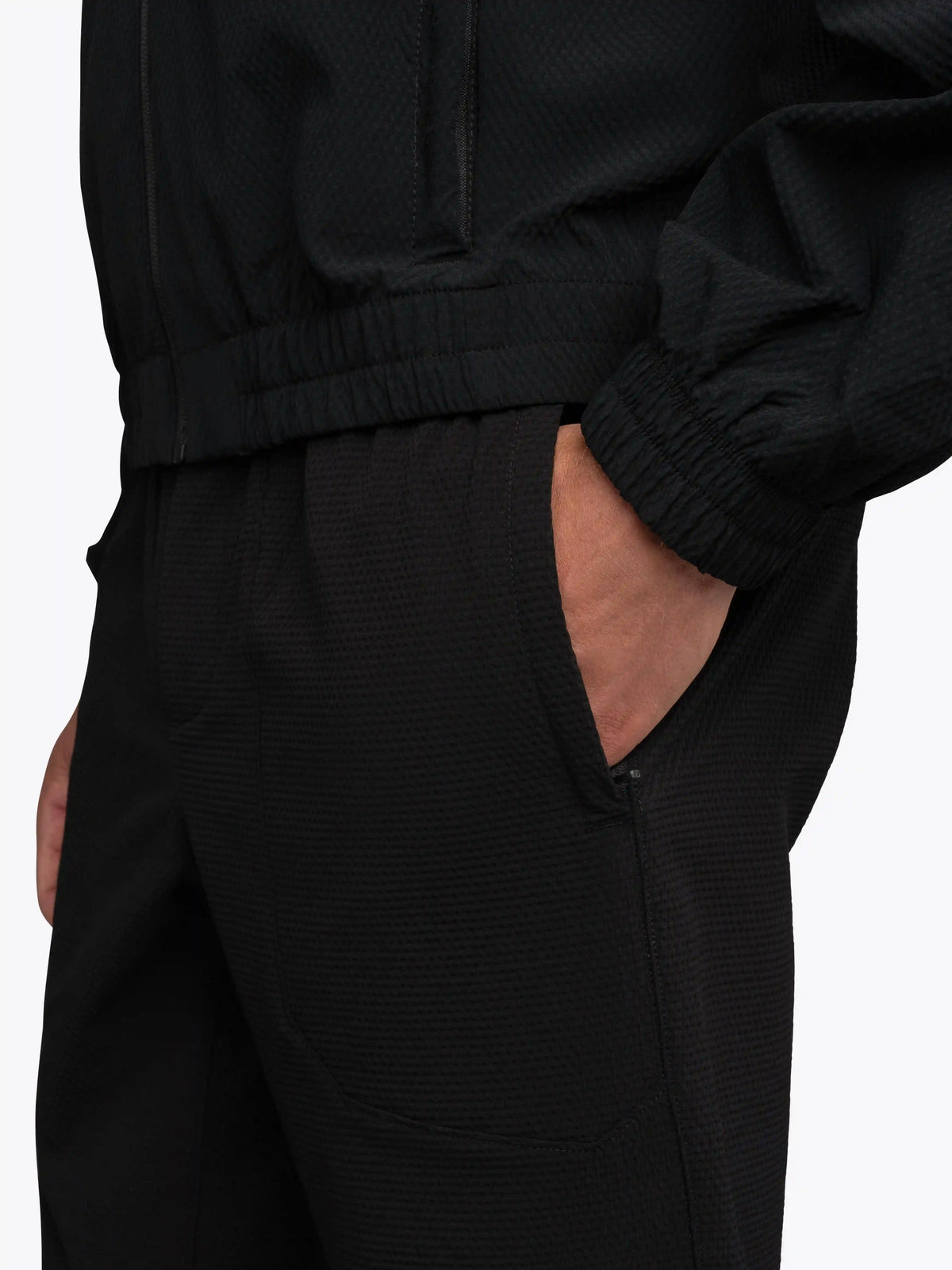 Traverse Textured Jogger | Black Modern-Slim