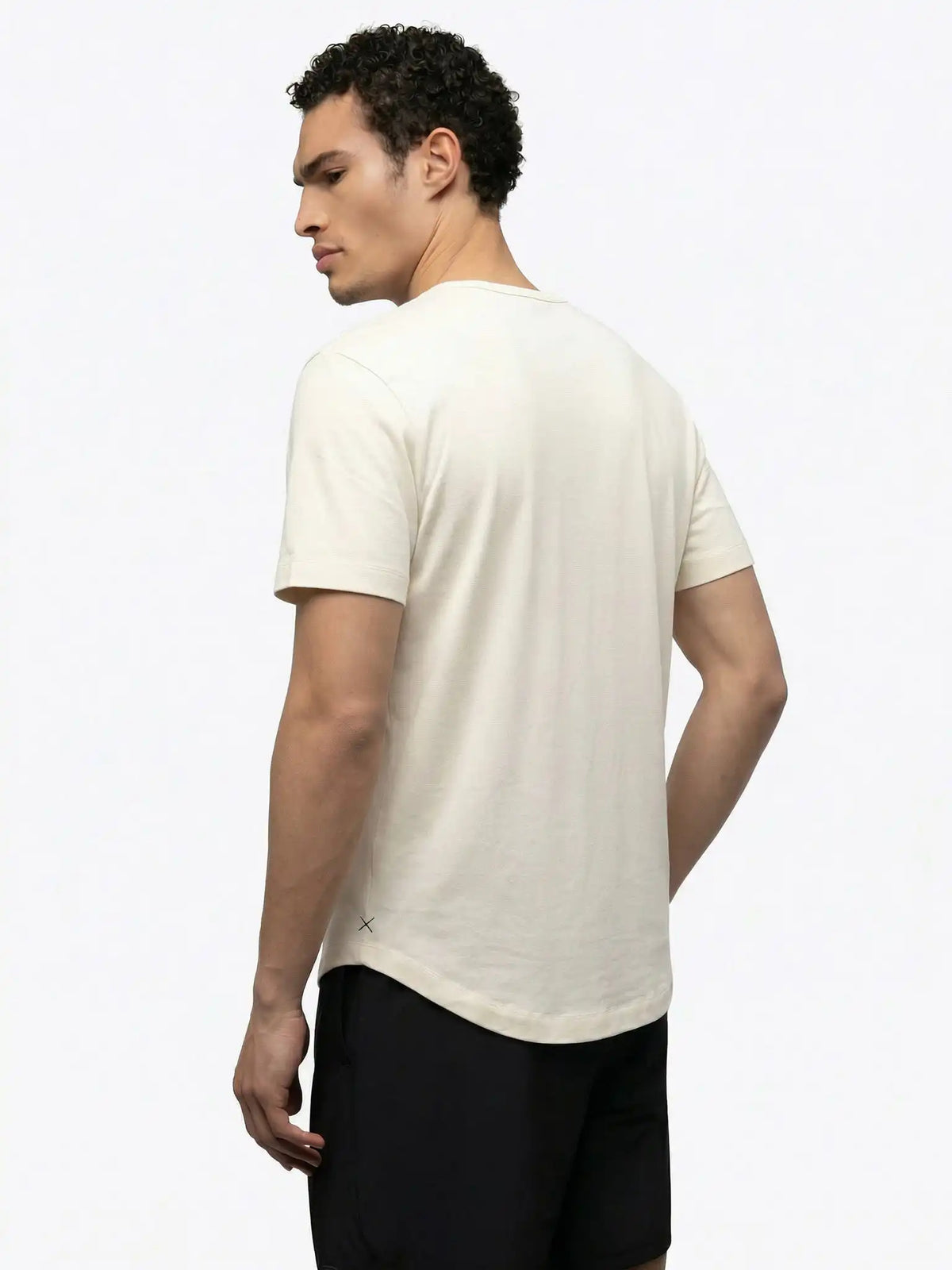 Crossover Active Tee | White Signature-Fit