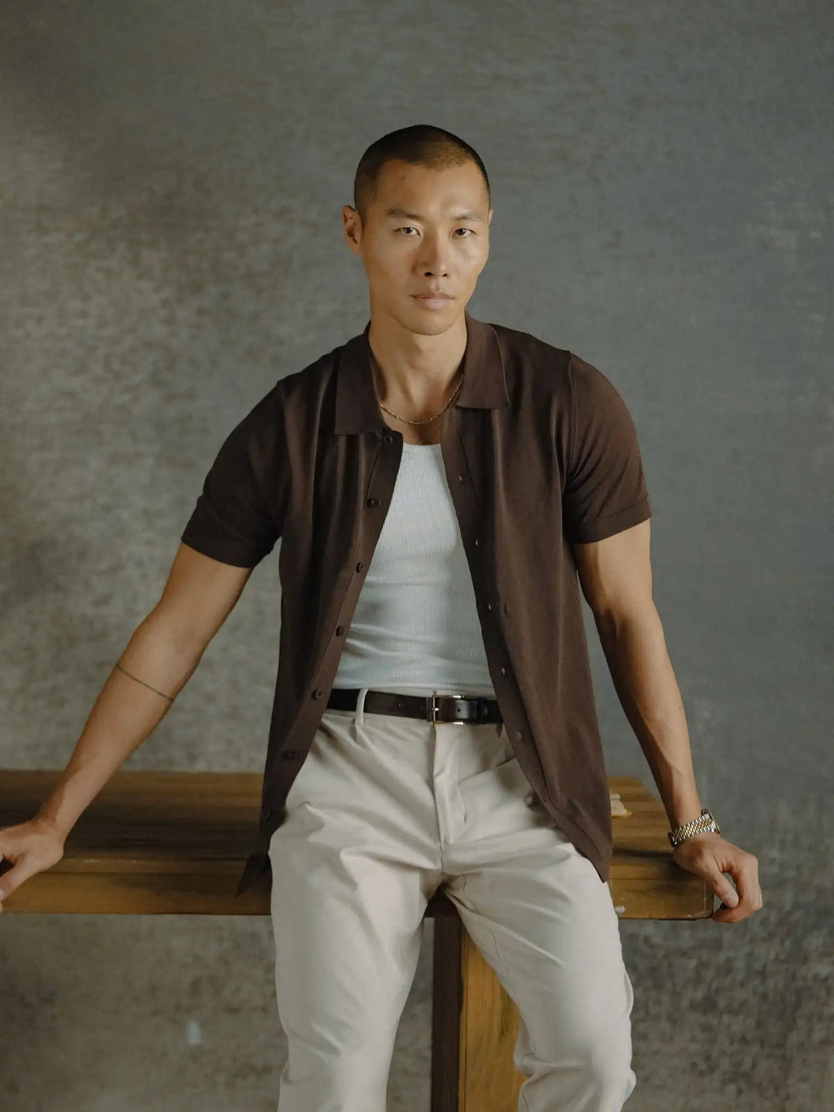 Riviera Knit Button Up | Burnt Oak Signature-Fit