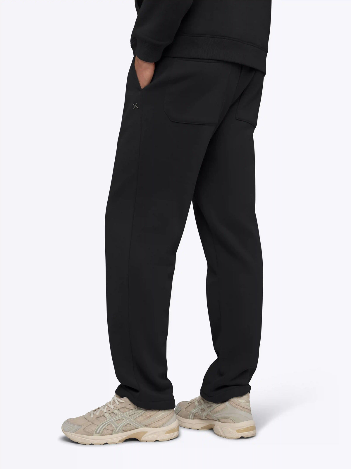 Divine Fleece Straight-Leg Sweatpant | Black Classic-fit