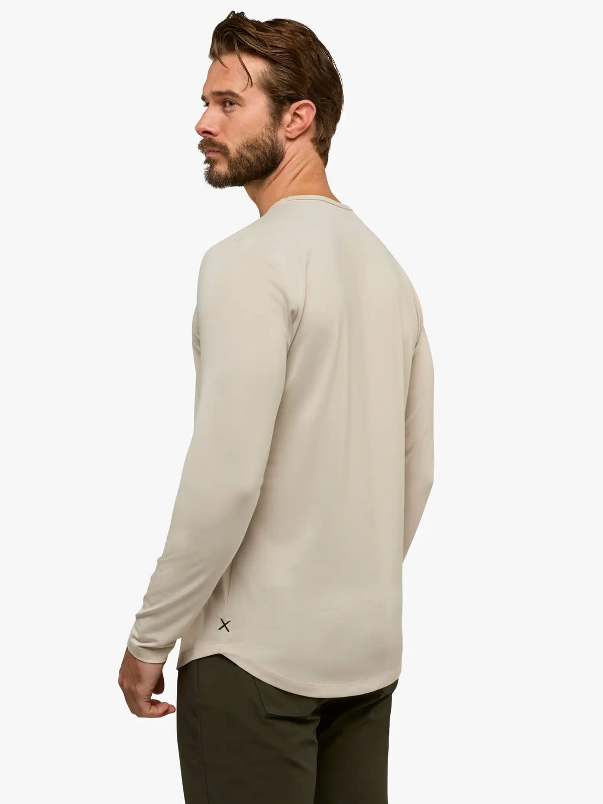 AO Long Sleeve Curve-Hem Tee | Black Signature-fit PYCA Pro®