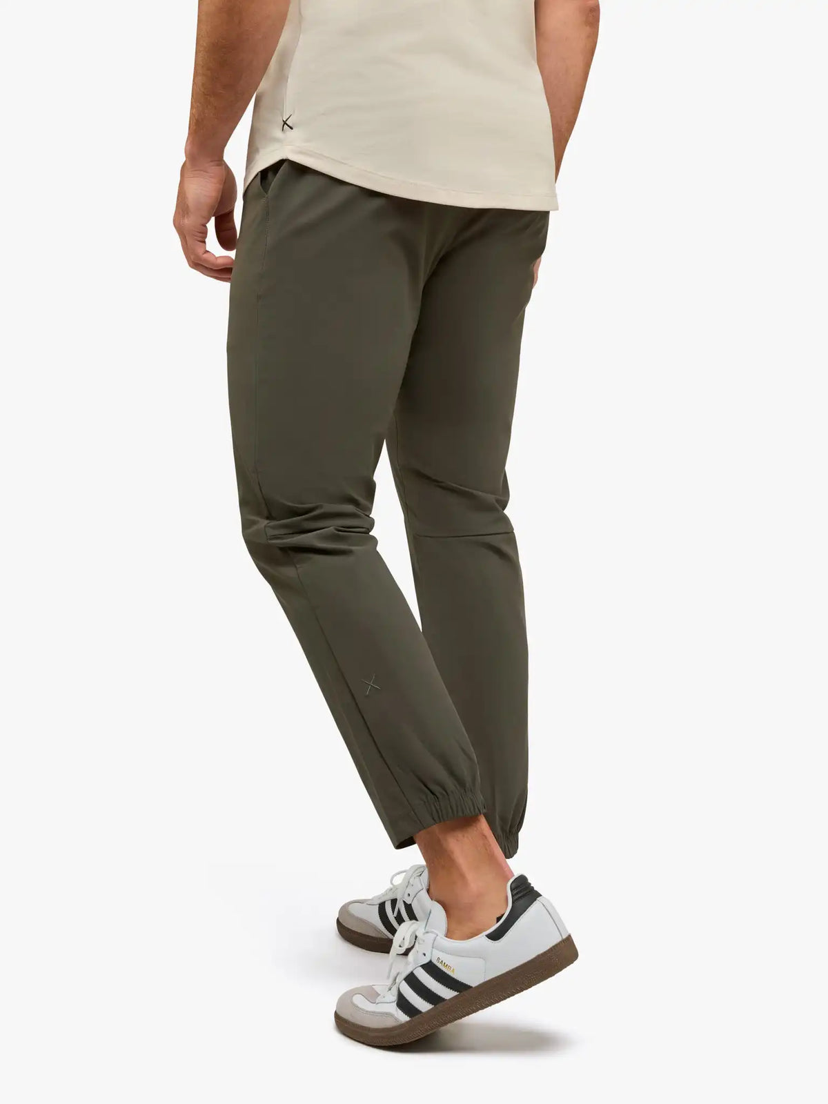 AO Jogger Pant | Dark Pine Slim-fit Versaknit®