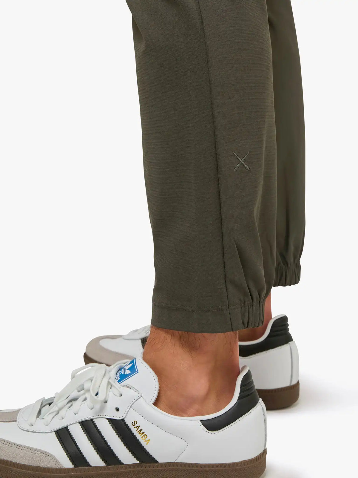 AO Jogger Pant | Dark Pine Slim-fit Versaknit®