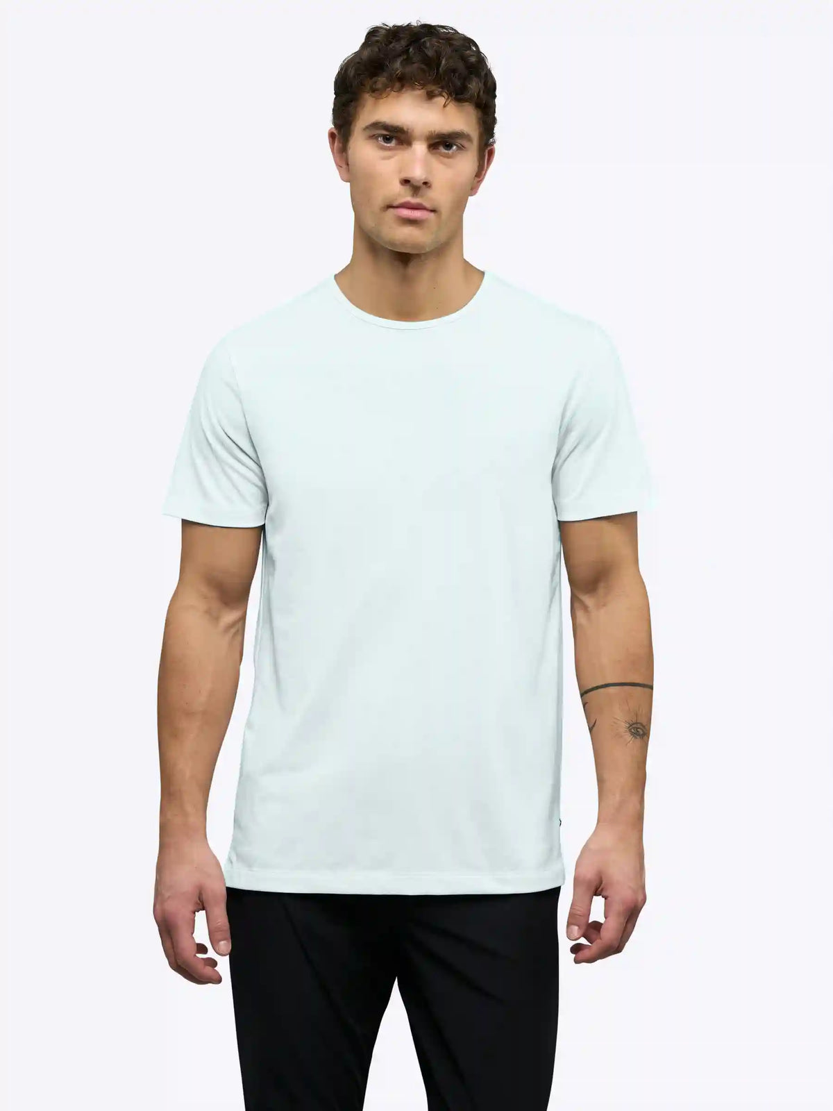 AO Split-Hem Tee | Black Signature-fit PYCA Pro®