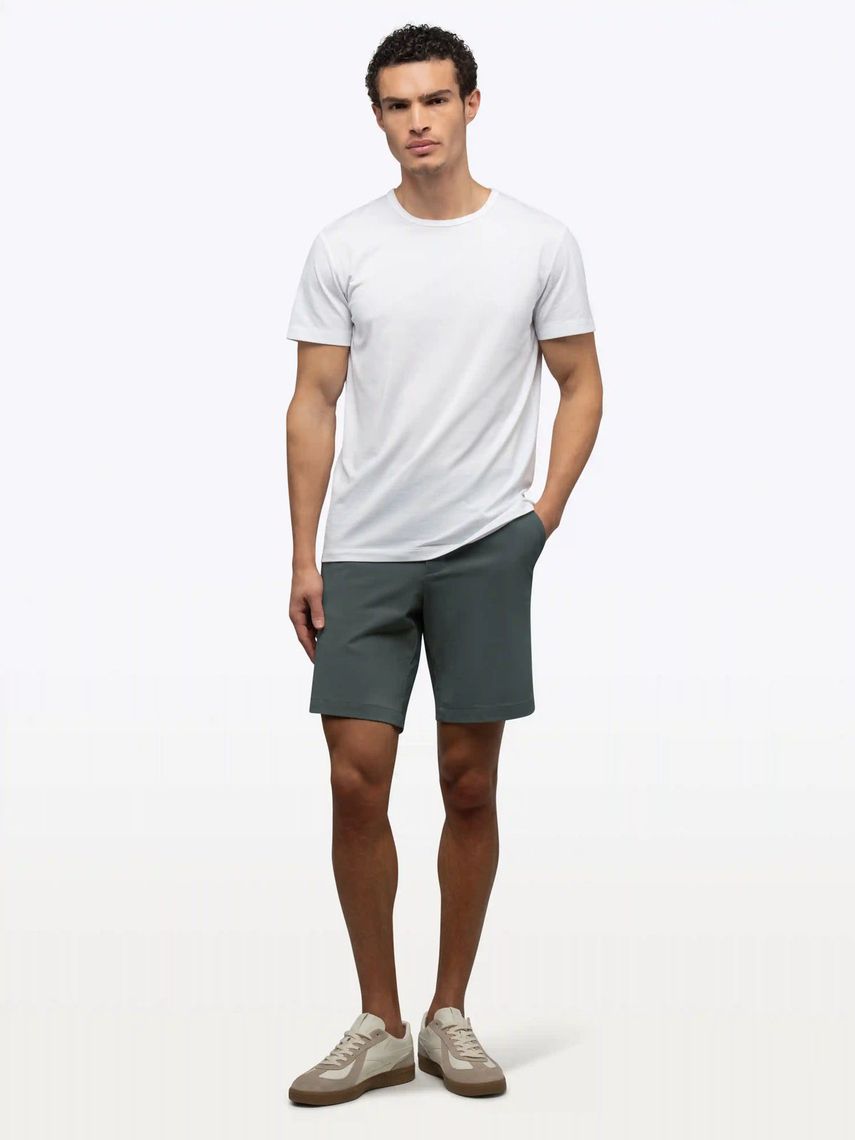 AO Short | Black Classic-fit Versaknit®