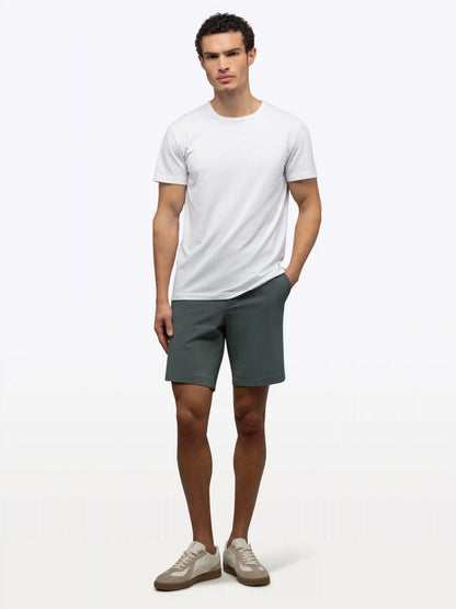 AO Short | Black Classic-fit Versaknit®