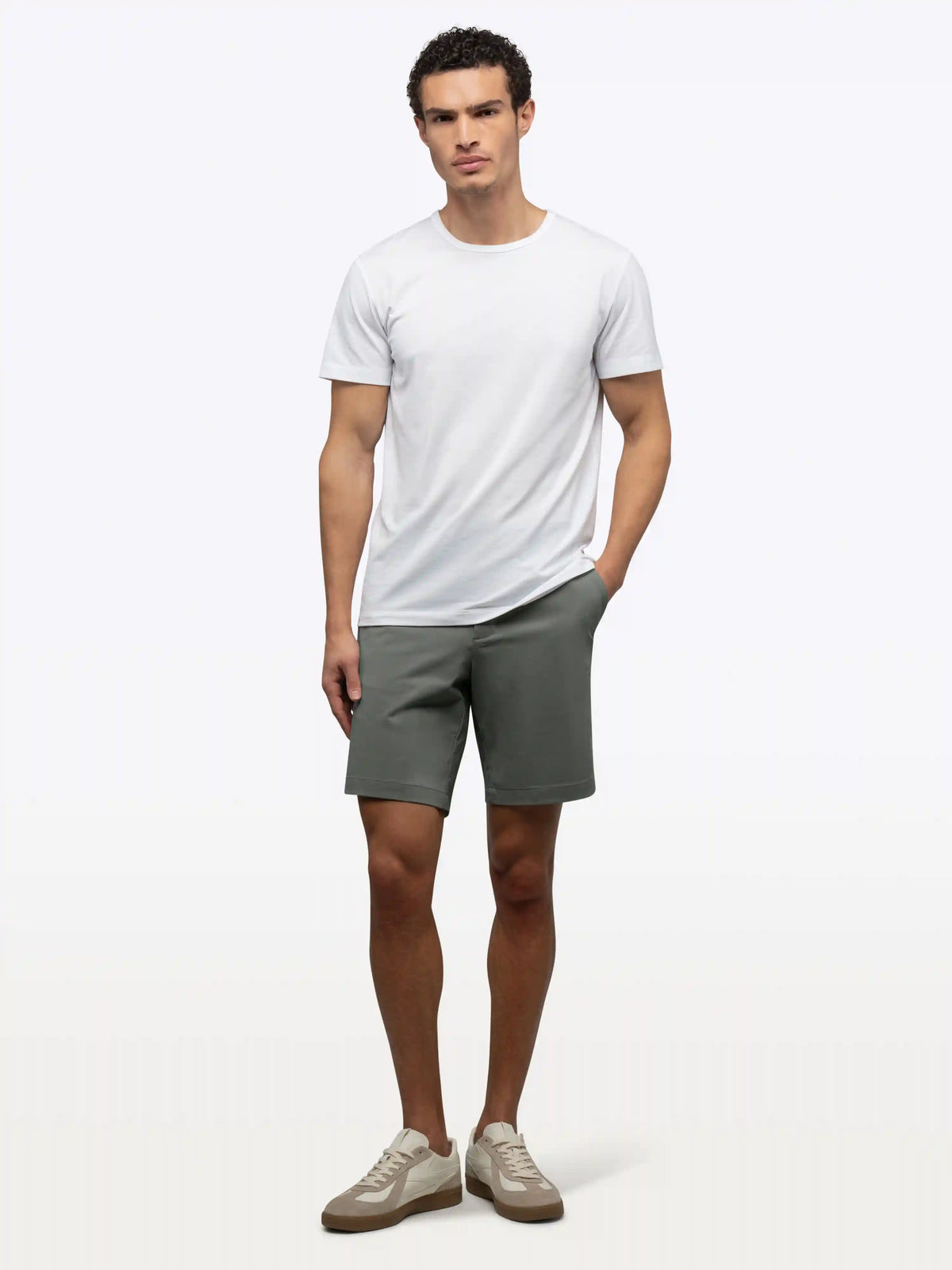 AO Short | Black Classic-fit Versaknit®