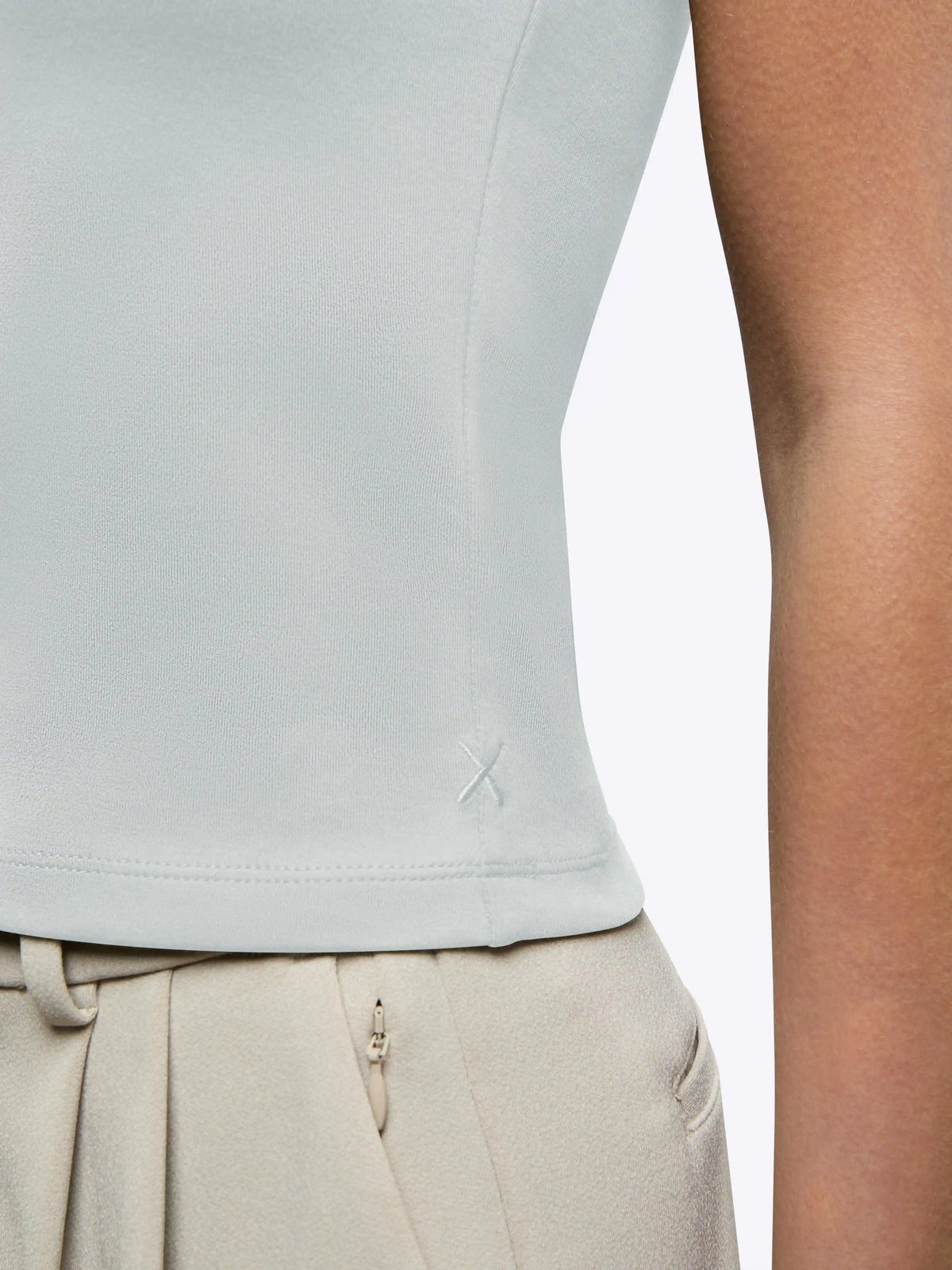 Tomboy Tee | White Slim-Fit Tomboy-Cotton™