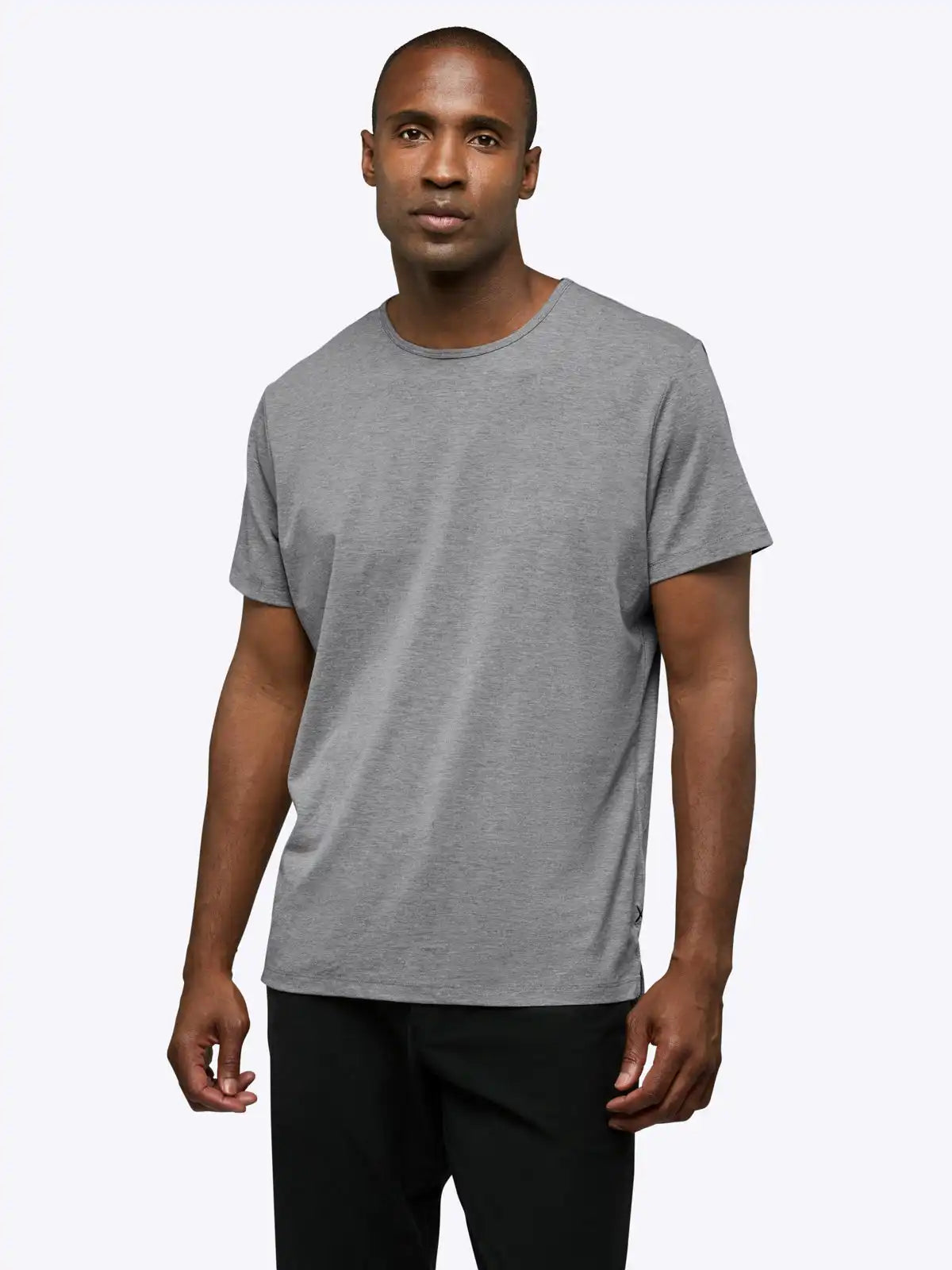 AO Split-Hem Tee | Black Signature-fit PYCA Pro®