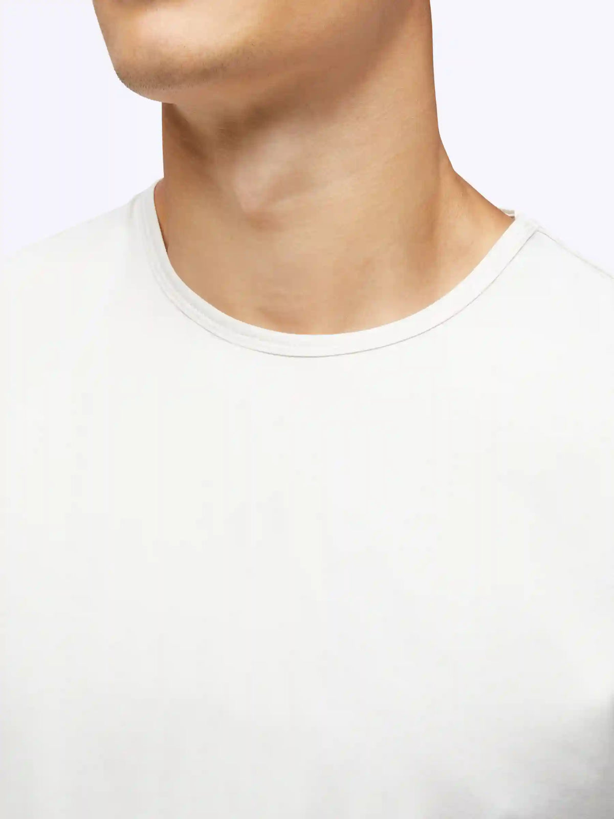 AO Curve-Hem Tee | White Signature-fit PYCA Pro®