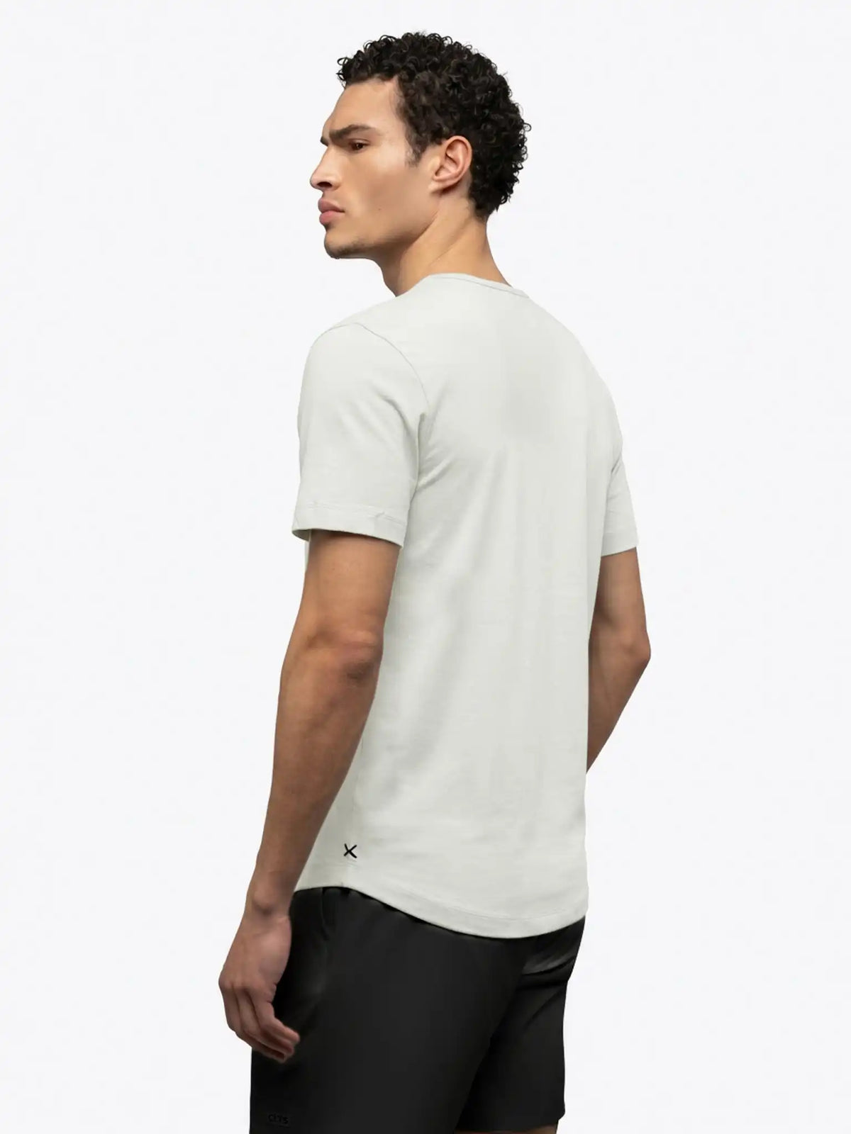 Crossover Active Tee | White Signature-Fit