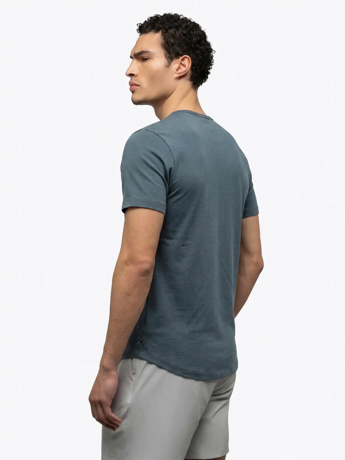 Crossover Active Tee | White Signature-Fit