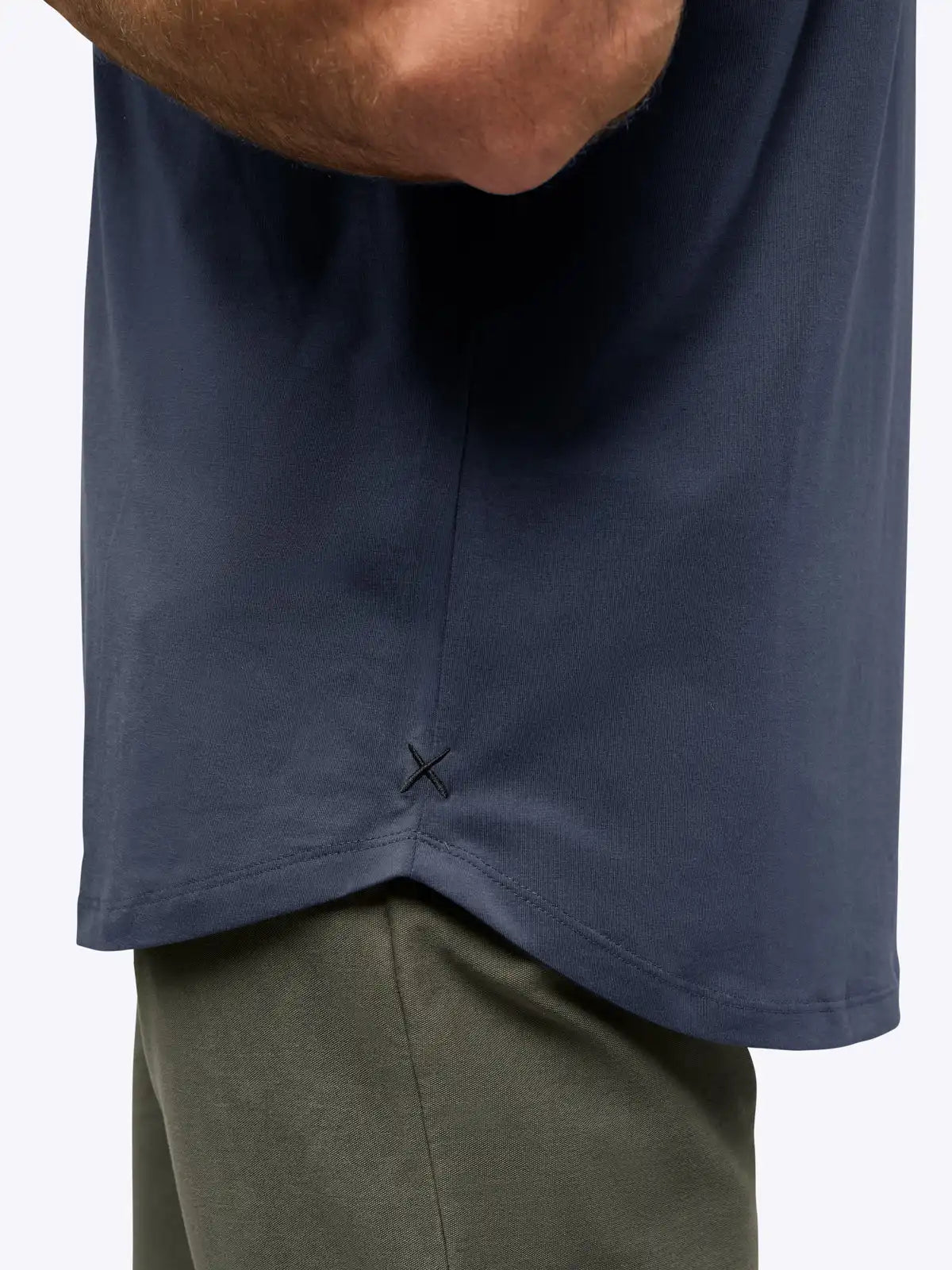AO Henley Curve-Hem | Black Signature-fit PYCA Pro®