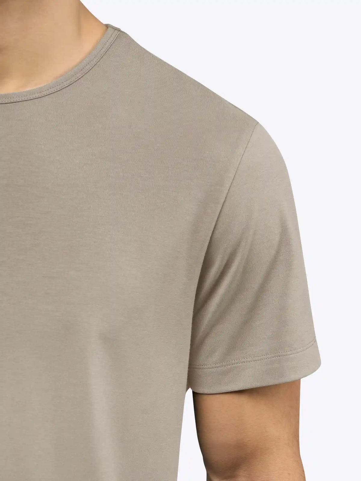 AO Curve-Hem Tee | White Signature-fit PYCA Pro®