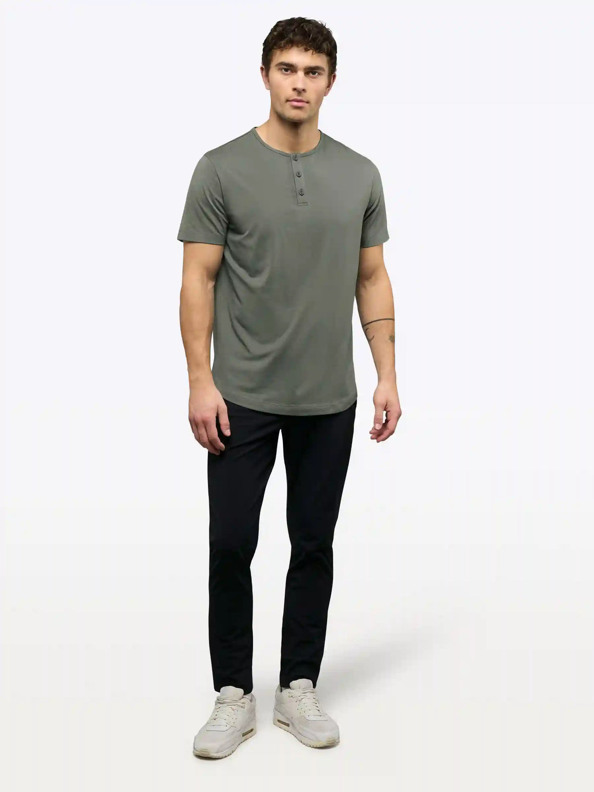 AO Henley Curve-Hem Tee | Gunmetal Signature-Fit PYCA Pro®