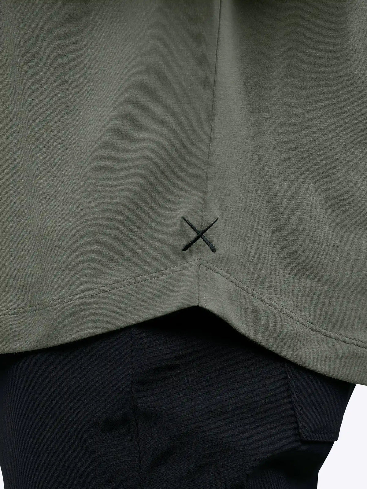 AO Henley Curve-Hem Tee | Gunmetal Signature-Fit PYCA Pro®