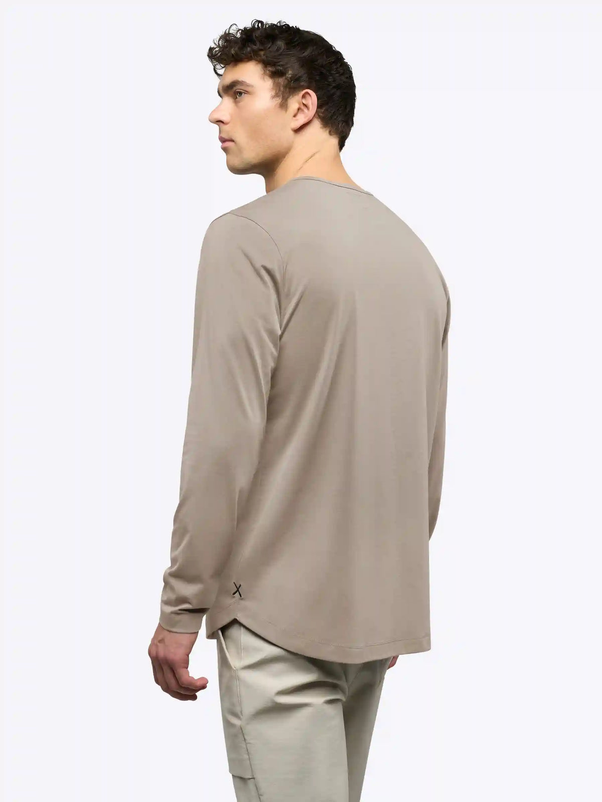 AO Long Sleeve Henley Curve-Hem Tee | Pure Cashmere Signature-Fit PYCA Pro®