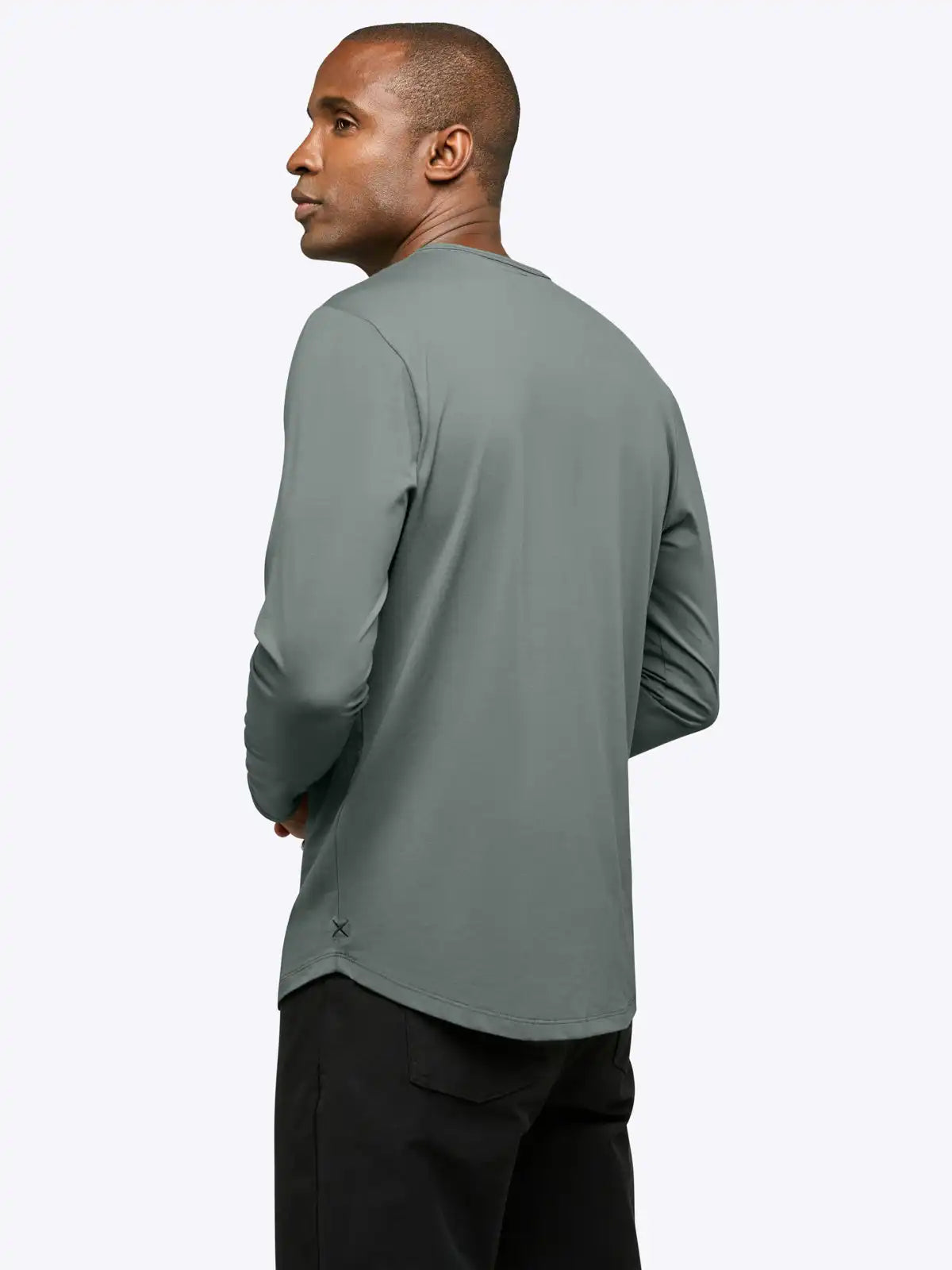 AO Long Sleeve Curve-Hem Tee | Black Signature-fit PYCA Pro®