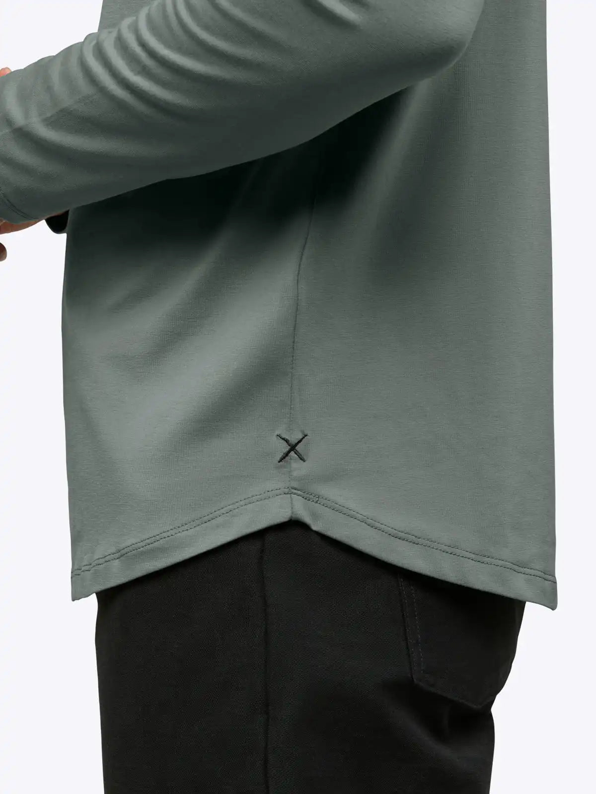 AO Long Sleeve Curve-Hem Tee | Black Signature-fit PYCA Pro®