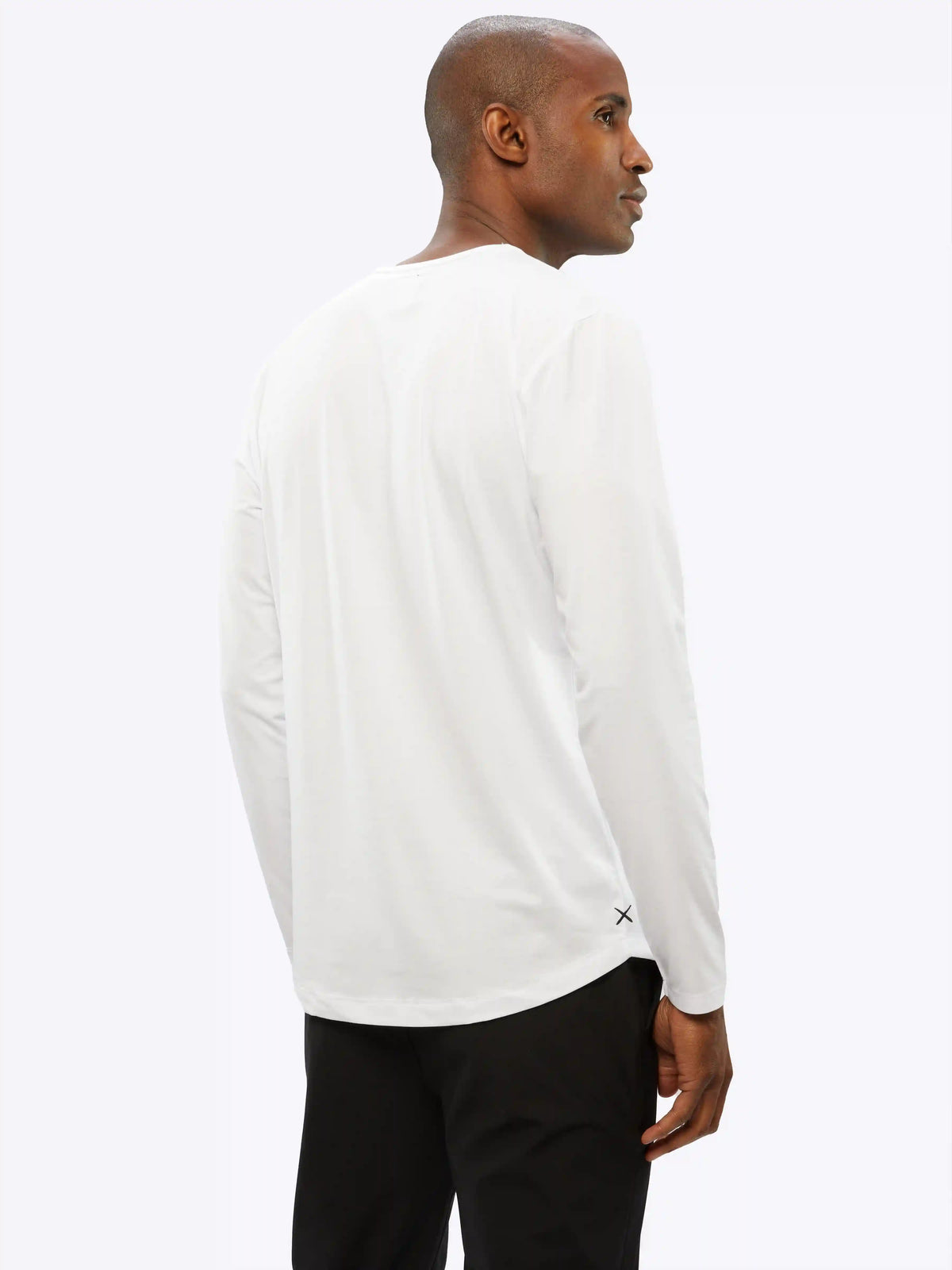 AO Long Sleeve Curve-Hem Tee | Black Signature-fit PYCA Pro®